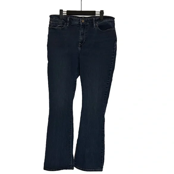 Signature by Levi Strauss women’s denim jeans 33X32 on tag modern boot cut - Picture 2 of 10